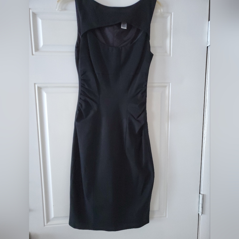 Black bodycon dress